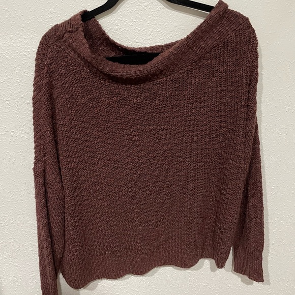 Burgundy top - Picture 1 of 3